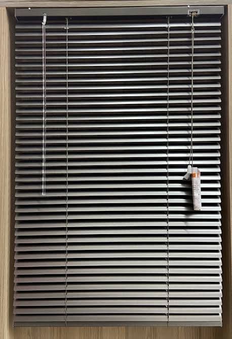 Venetian blinds installed