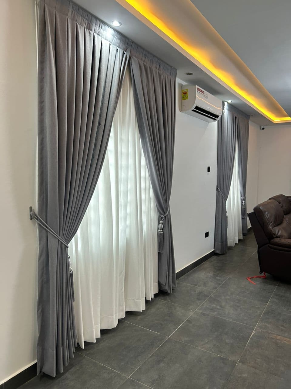 Neatly finished curtain installation